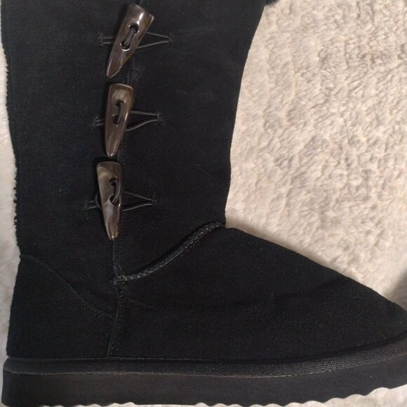 Brand new in the box very cute boots - Picture 2 of 3